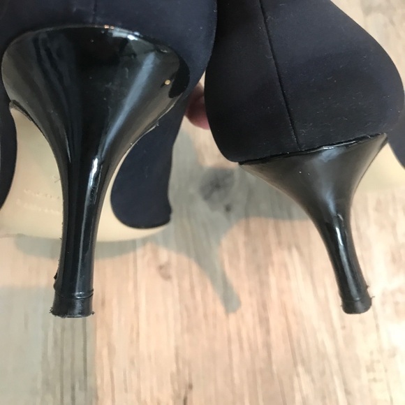 Bruno Magli navy shoes. - Picture 7 of 7